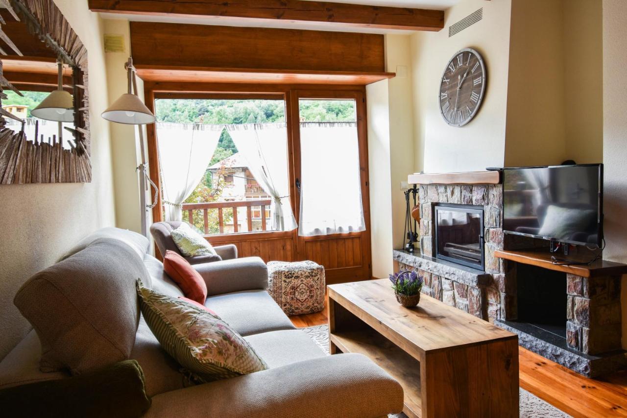 Apartament Deluxe Espot - L'Amfitriona エクステリア 写真